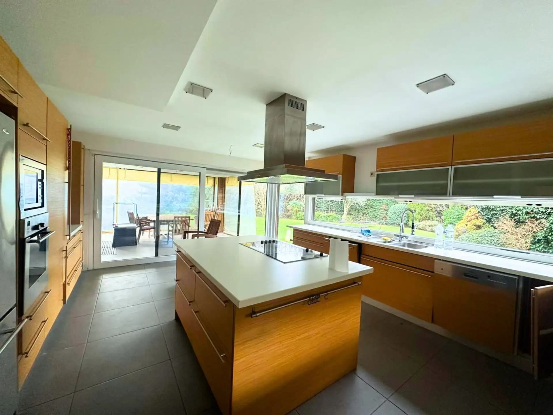 Sarıyer Sedatkent'te Boğaz Manzaralı Satılık Villa 400m² /LUX