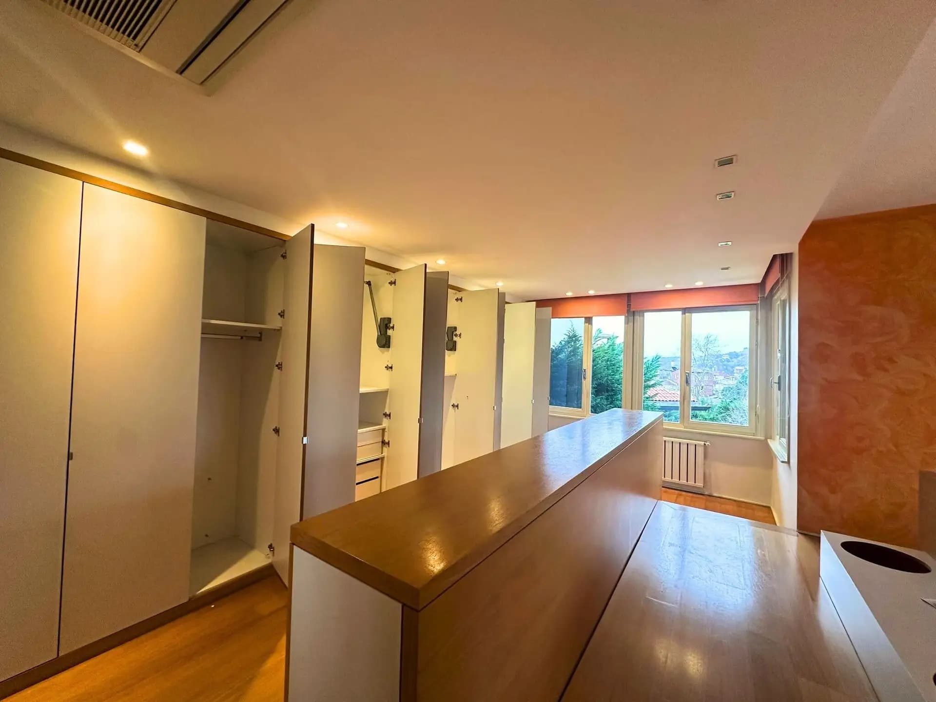 Sarıyer Sedatkent'te Boğaz Manzaralı Satılık Villa 400m² /LUX