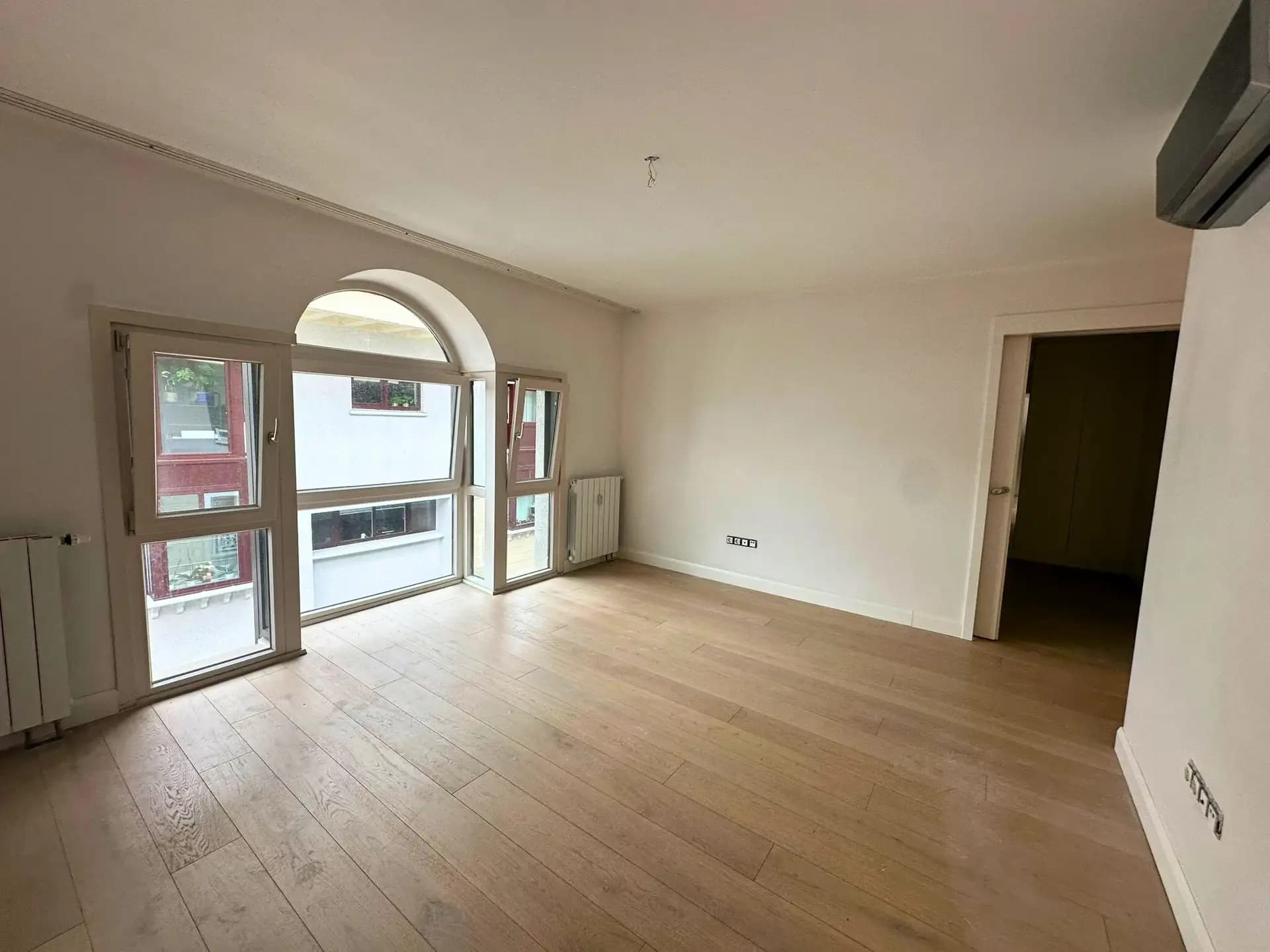 Nurol Tarabya Sitesinde 285m2 5+1 Manzaralı Çatı Dubleksi /LUX