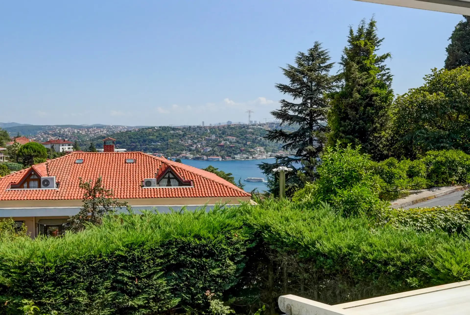 Bebek Yokusu Özenli Sokak 650m2 Boğaz Manzaralı Özel Villa /LUX