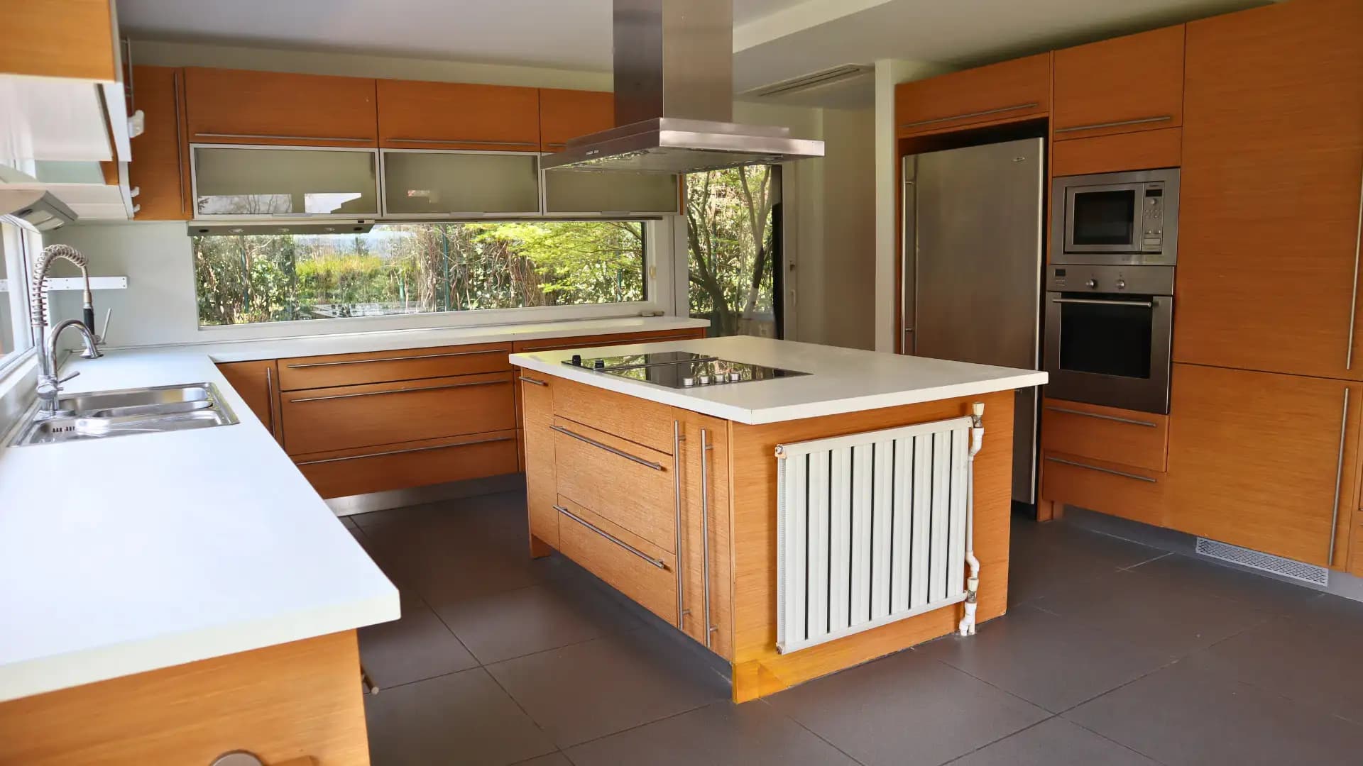 Sarıyer Sedatkent'te Boğaz Manzaralı Satılık Villa 400m²
