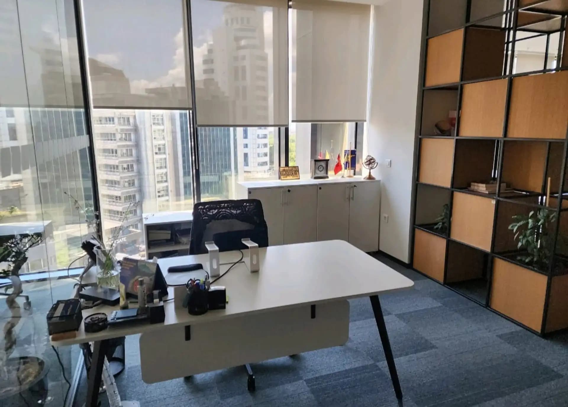 Maslak A Plus Plazada 640m2 Dekorasyonlu Kiralık Ofis 