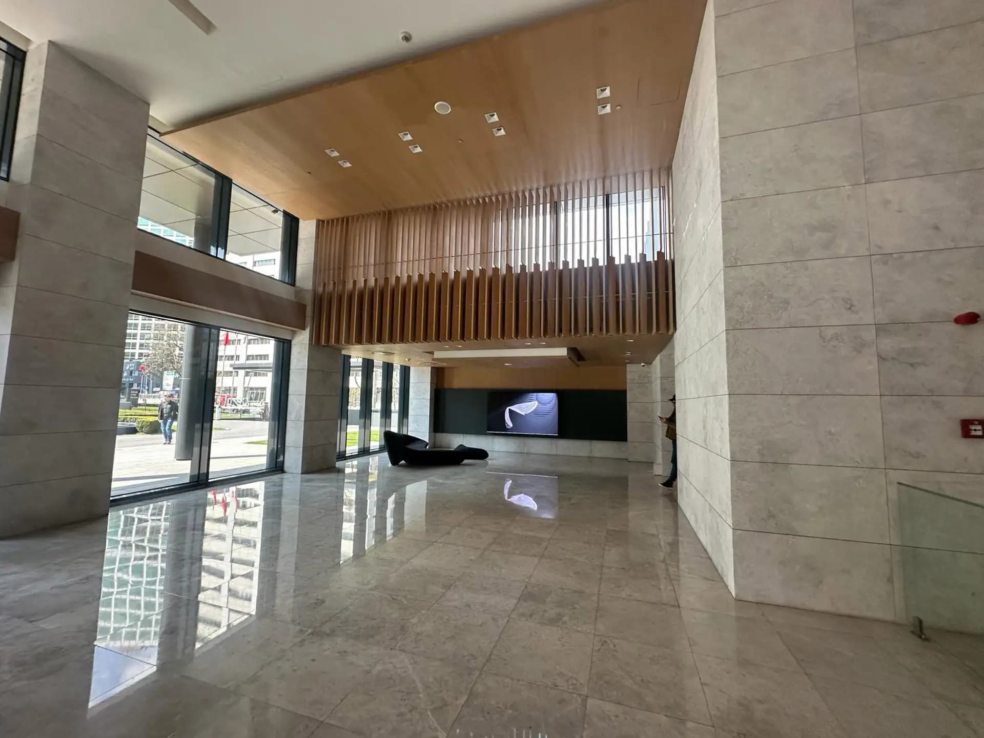 Maslak A Plus Plazada 3000m2 Dekorasyonlu Kiralık Ofis
