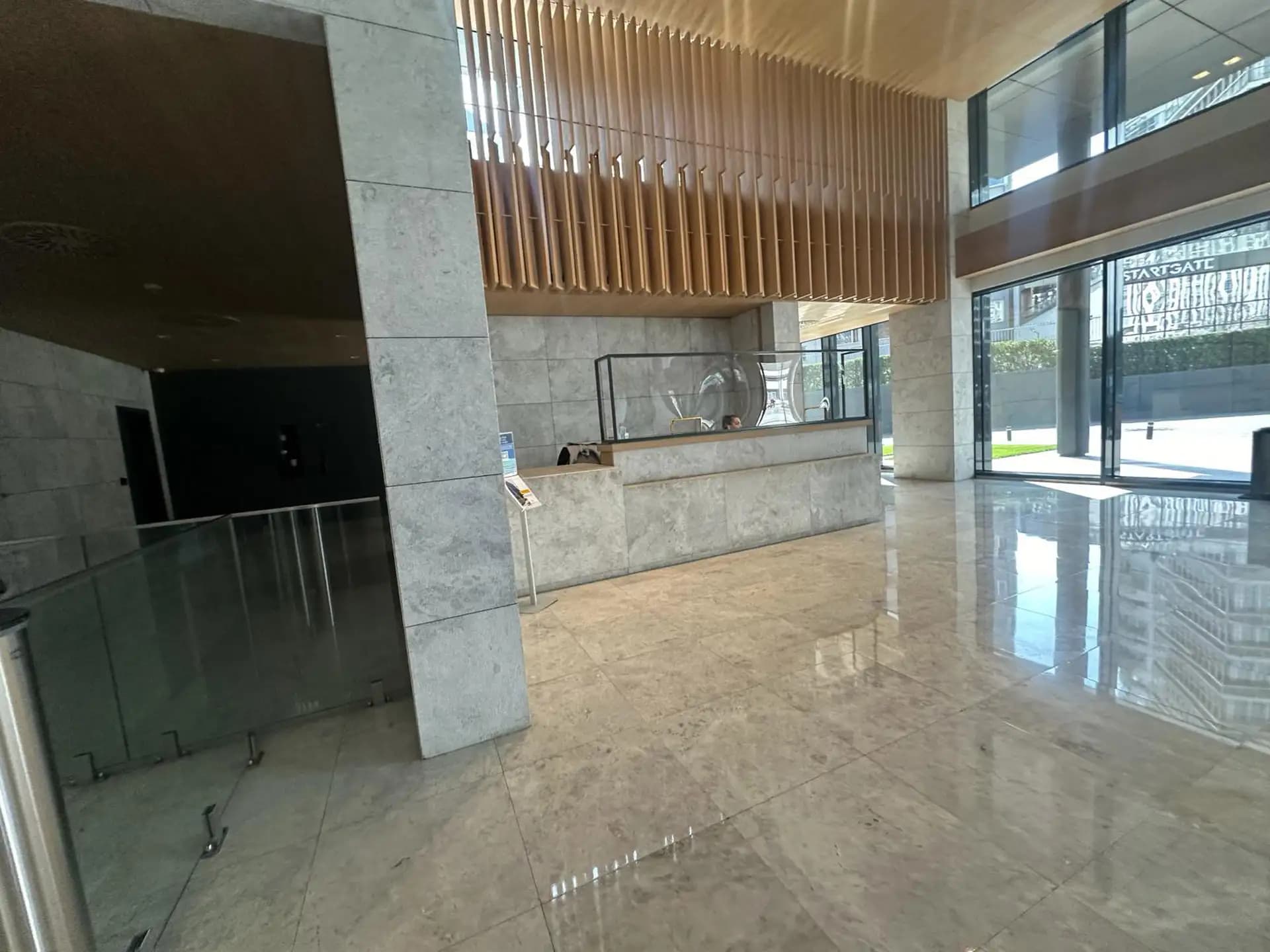 Maslak A Plus Plazada 3000m2 Dekorasyonlu Kiralık Ofis