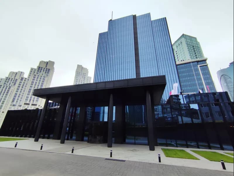 Maslak A Plus Plazada 3000m2 Dekorasyonlu Kiralık Ofis